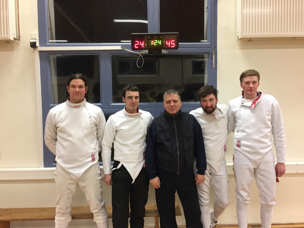 Jan, Tim, Tibi, Dennis und Nico erschöpft aber zufrieden nach 24:45 Sieg gegen Bielefelder TG